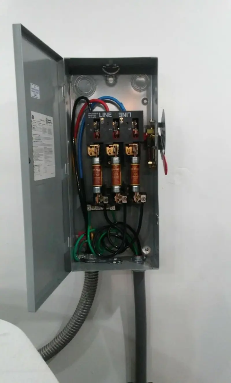Three-phase disconnect switch installed for Smoke Detector Installation in Grantville